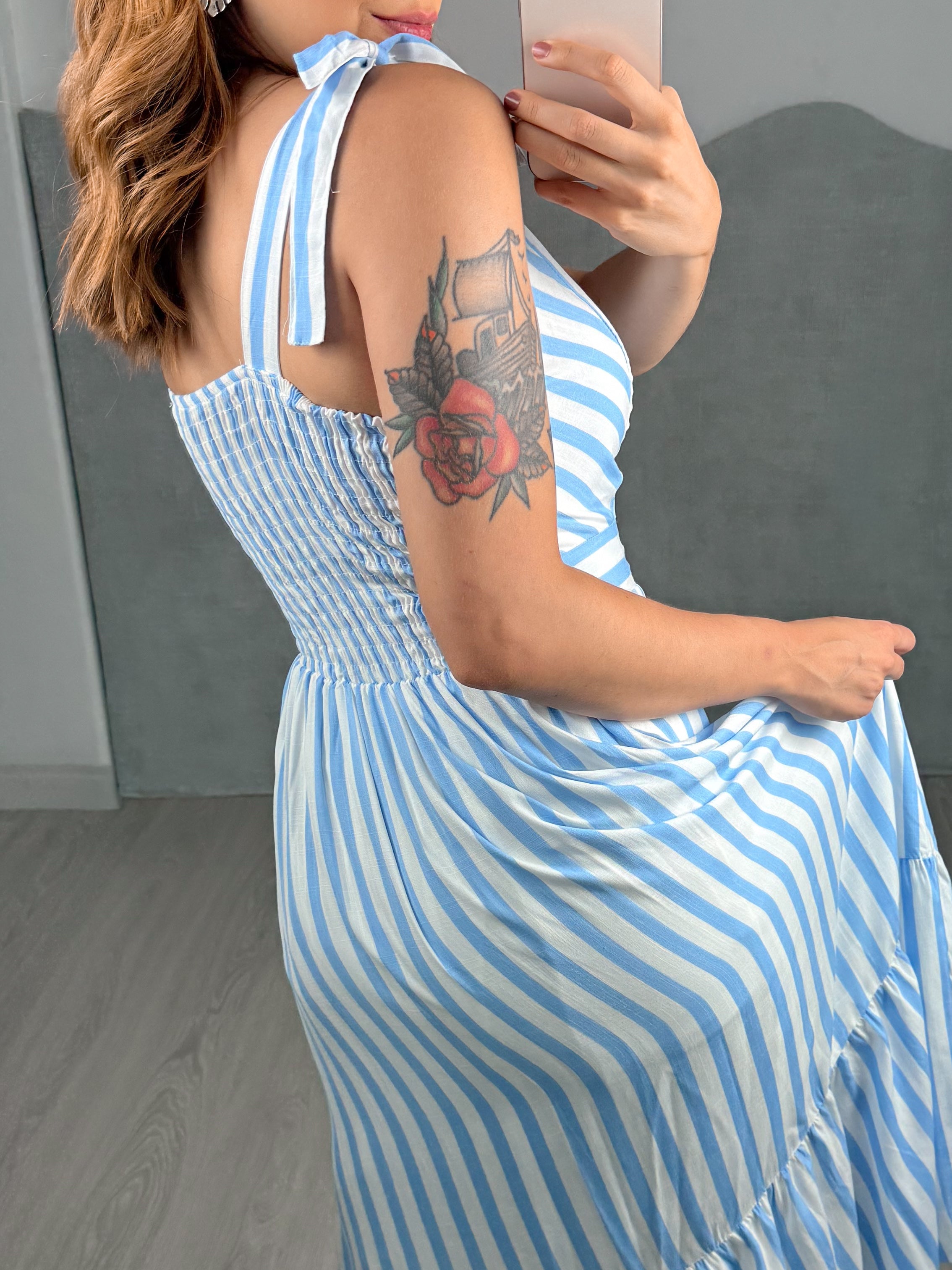 Vestido Listrado Midi Amélia