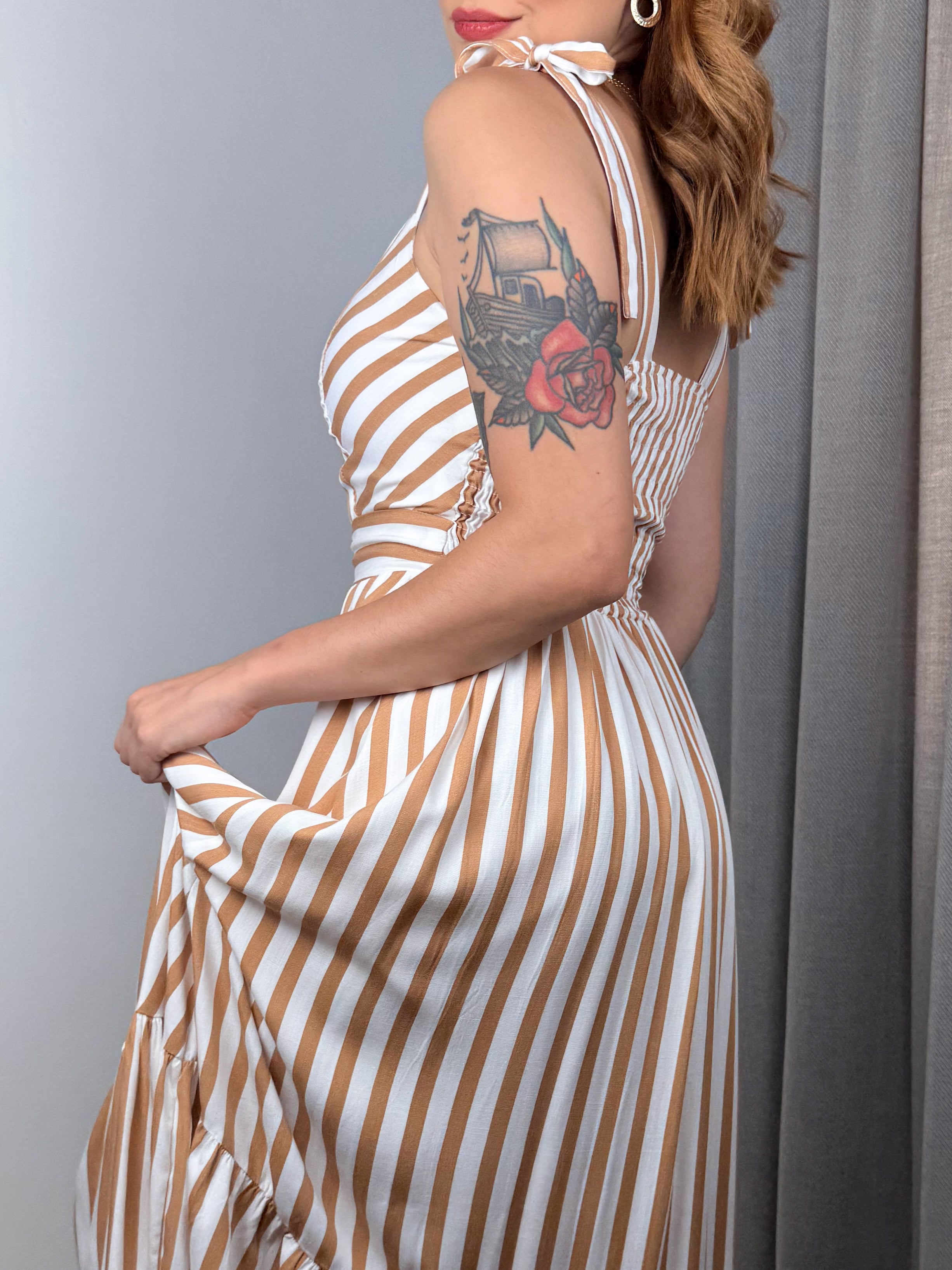 Vestido Listrado Midi Amélia