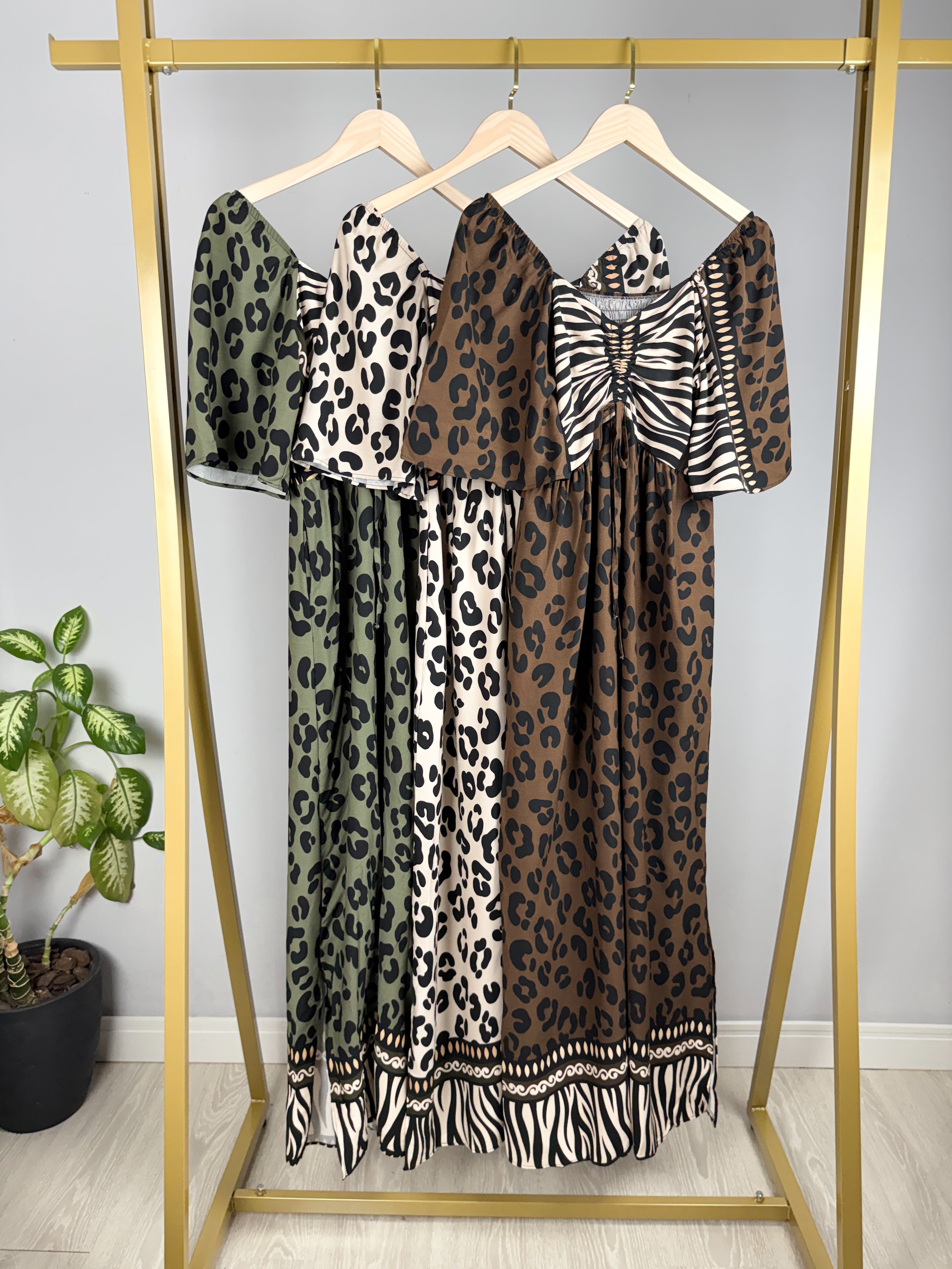 Vestido com Bolso Sol Animal Print